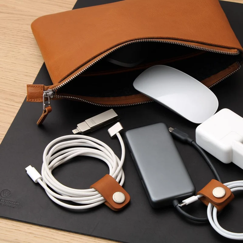 Organizer-Tasche aus Leder & Wollfilz für Technikzubehör