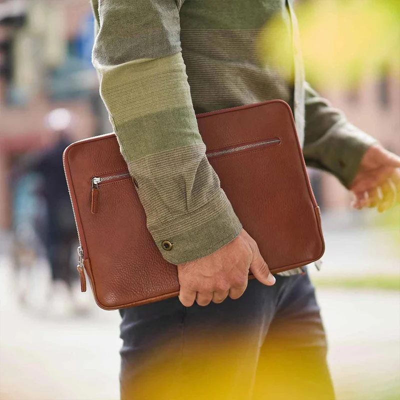 Klassische Macbook Hülle FRIEDRICH mit Zusatzfach